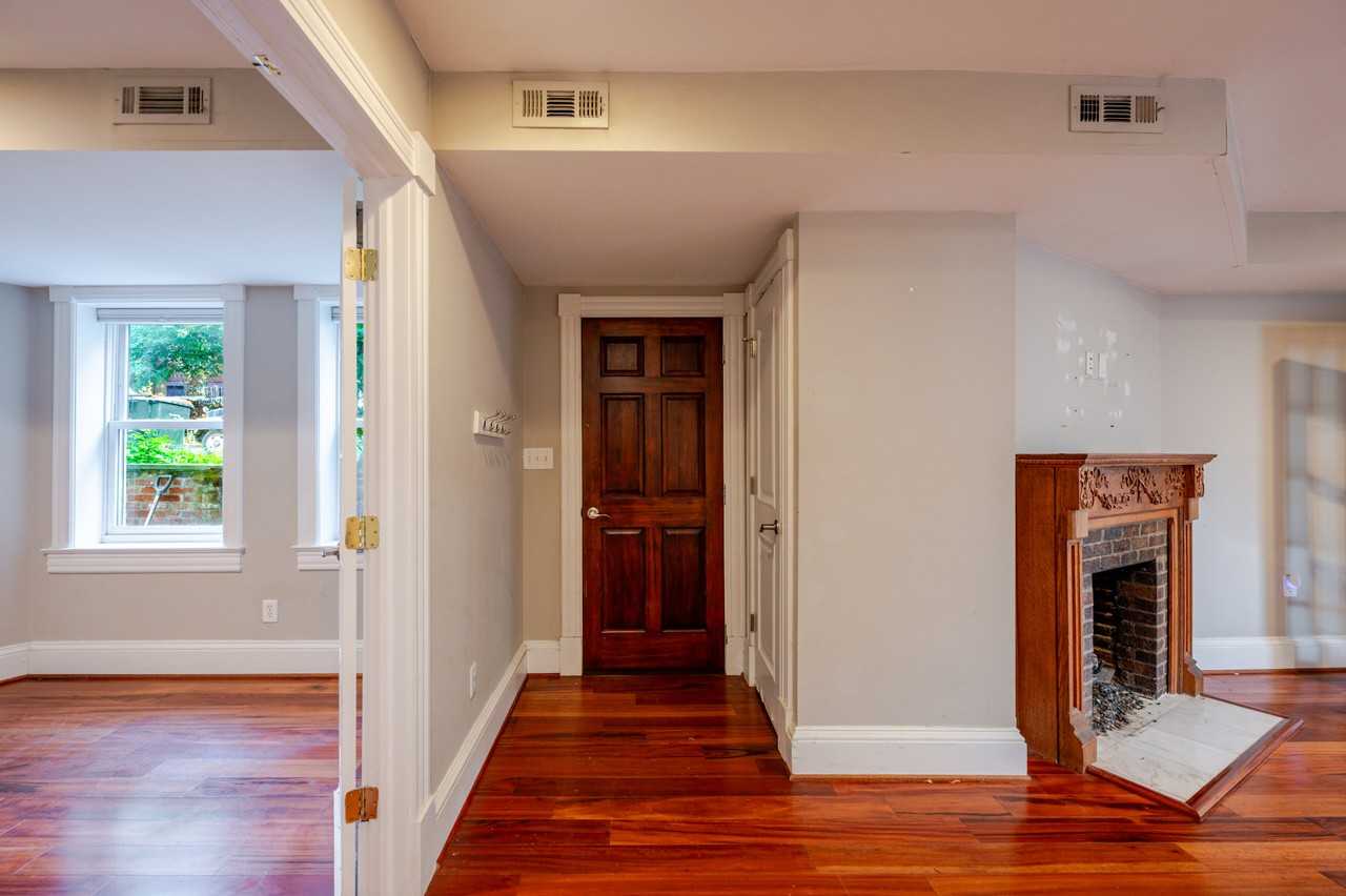 2126 R St Nw #B - Photo 2 of 29