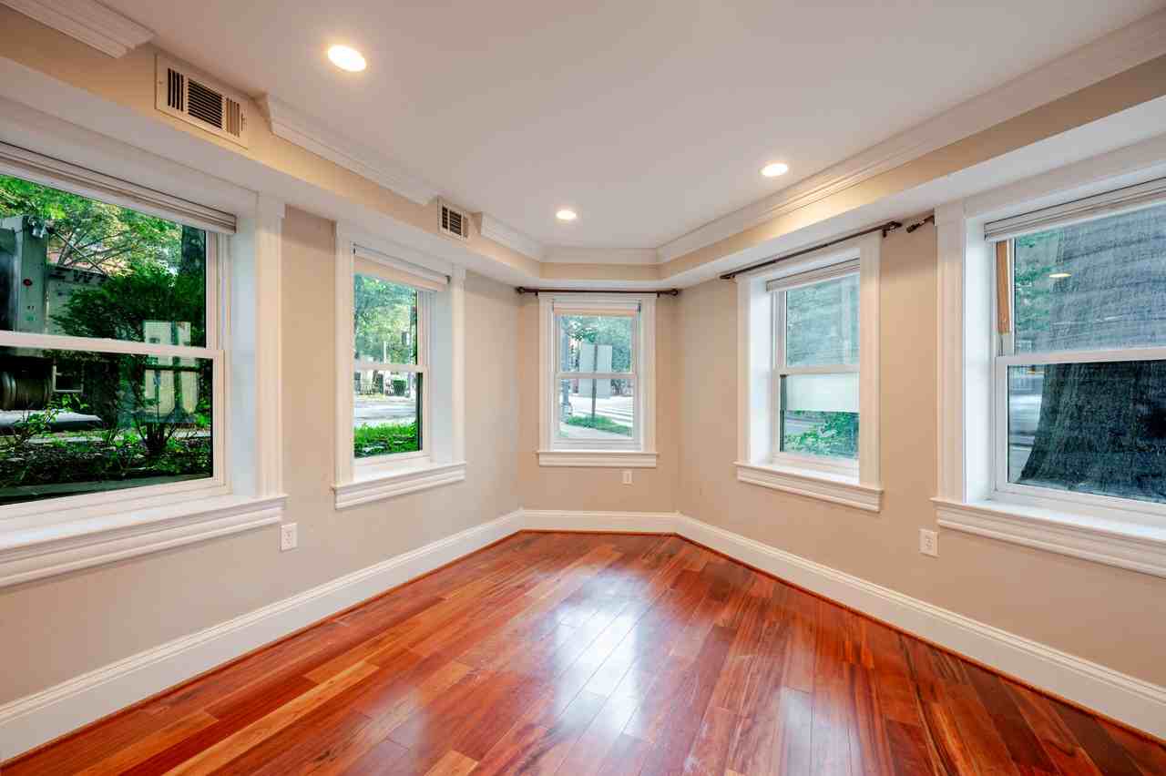 2126 R St Nw #B - Photo 6 of 29
