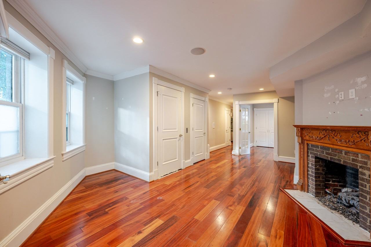 2126 R St Nw #B - Photo 6 of 24