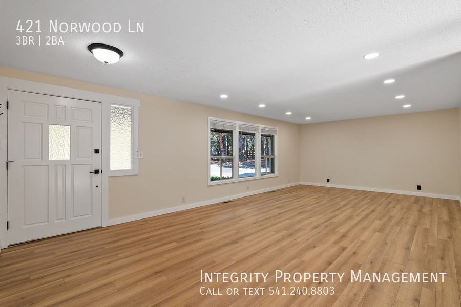 421 Norwood Ln - Photo 3 of 38