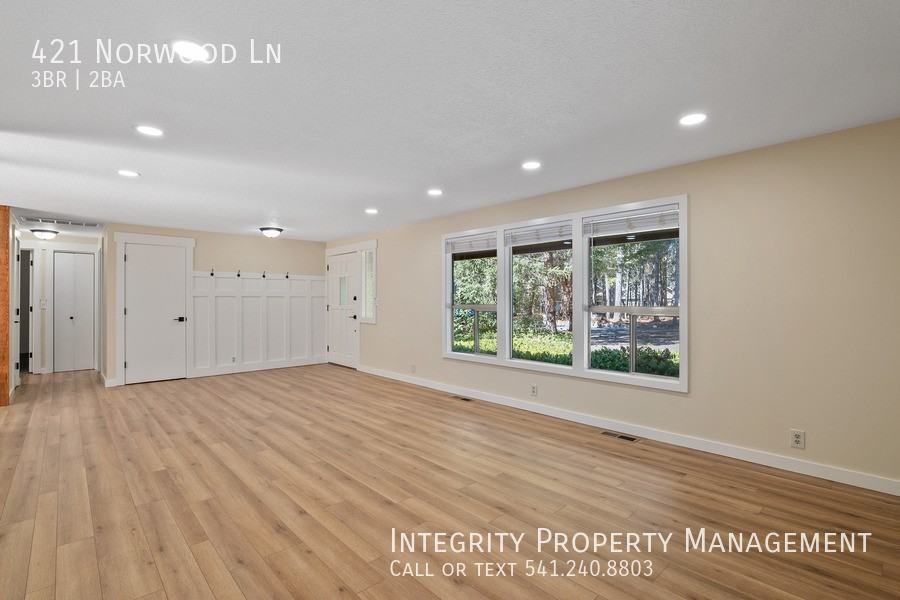 421 Norwood Ln - Photo 4 of 38