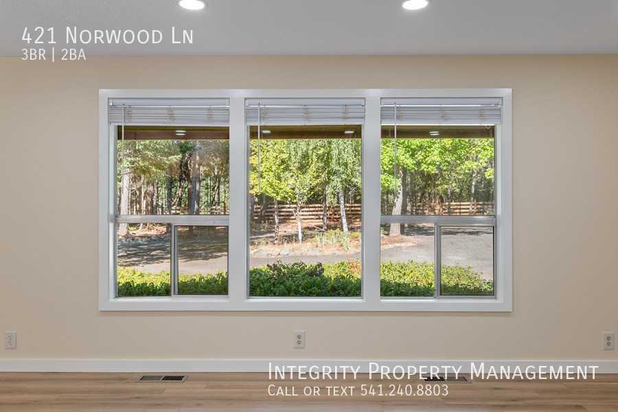 421 Norwood Ln - Photo 5 of 38