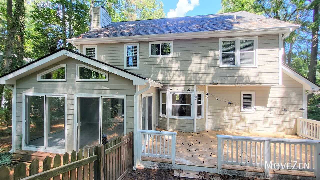 1407 Hall Blvd - Photo 3 of 50