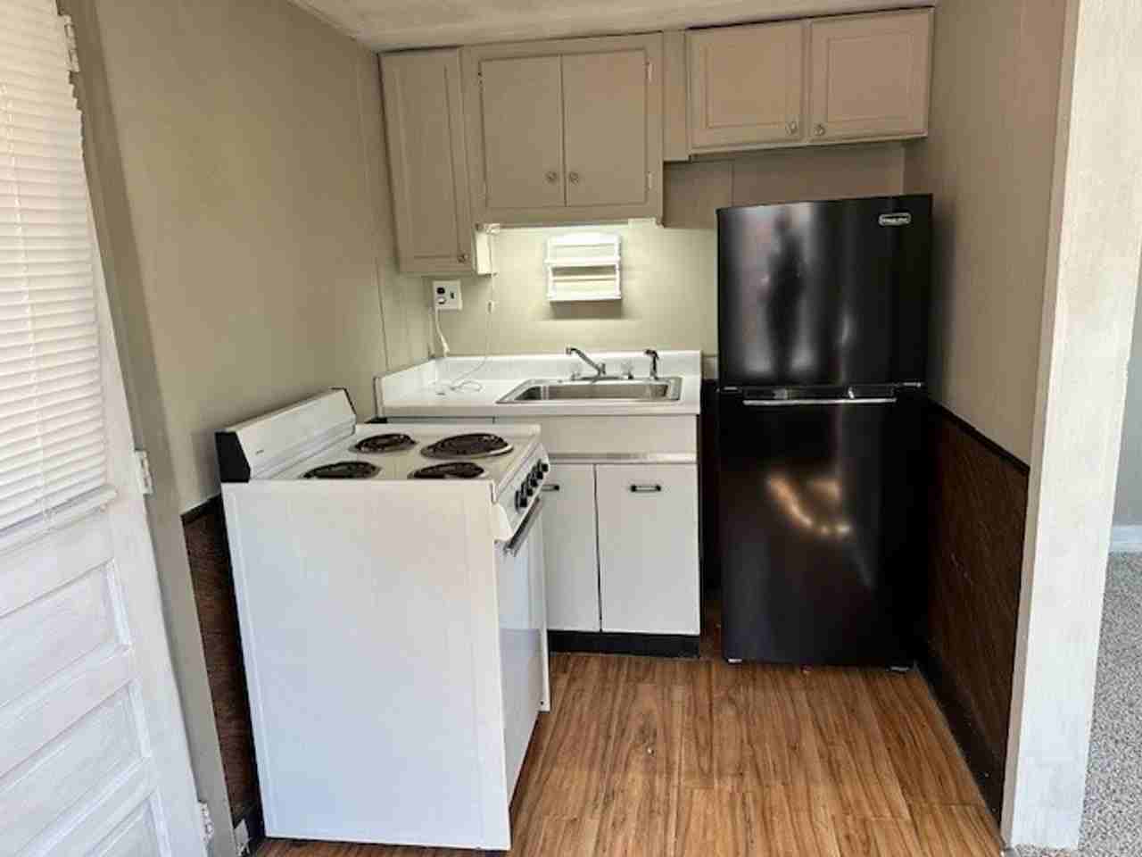 148 Union St #150D - Photo 3 of 12