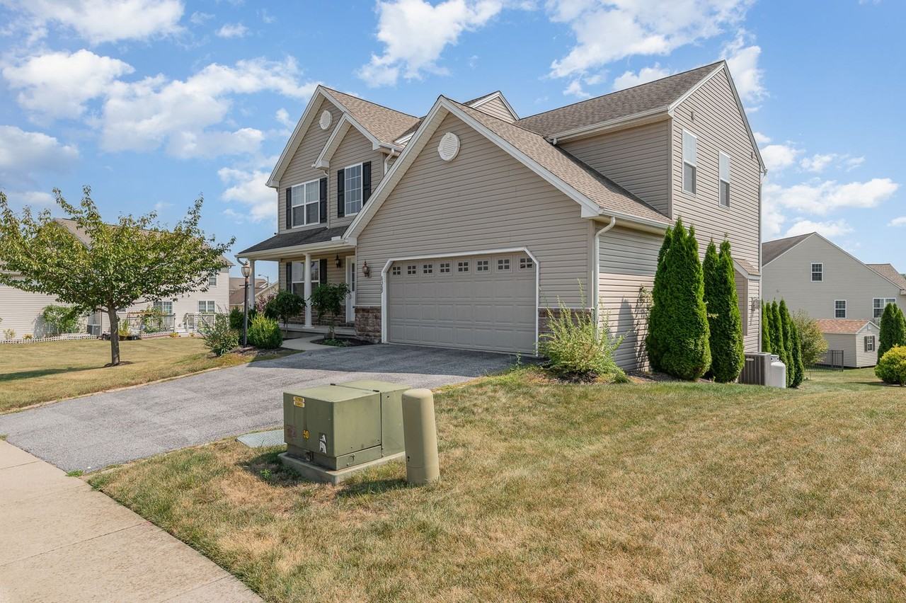 6369 Knapp Dr - Photo 3 of 31