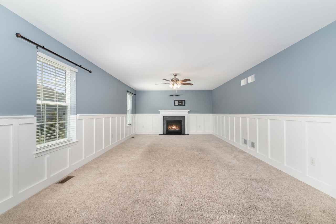 6369 Knapp Dr - Photo 6 of 31