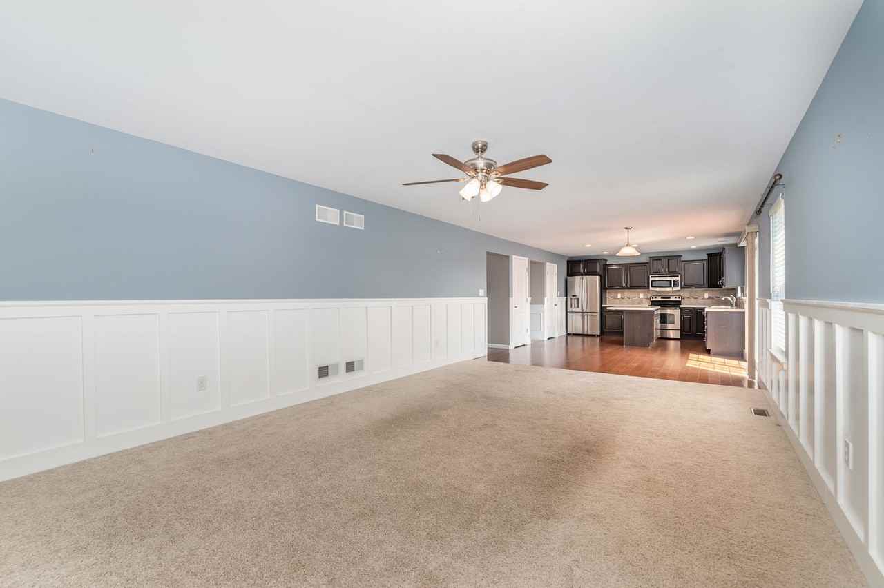 6369 Knapp Dr - Photo 7 of 31