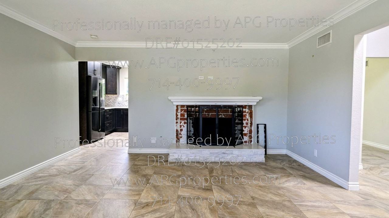 15068 Mountain Spring St - Photo 4 of 35