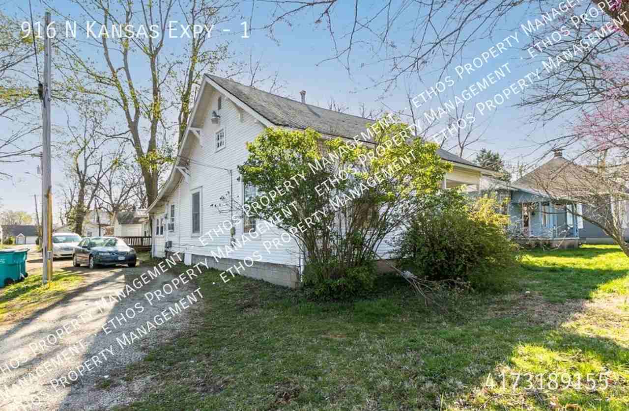916 N Kansas Expy #1 - Photo 7 of 20