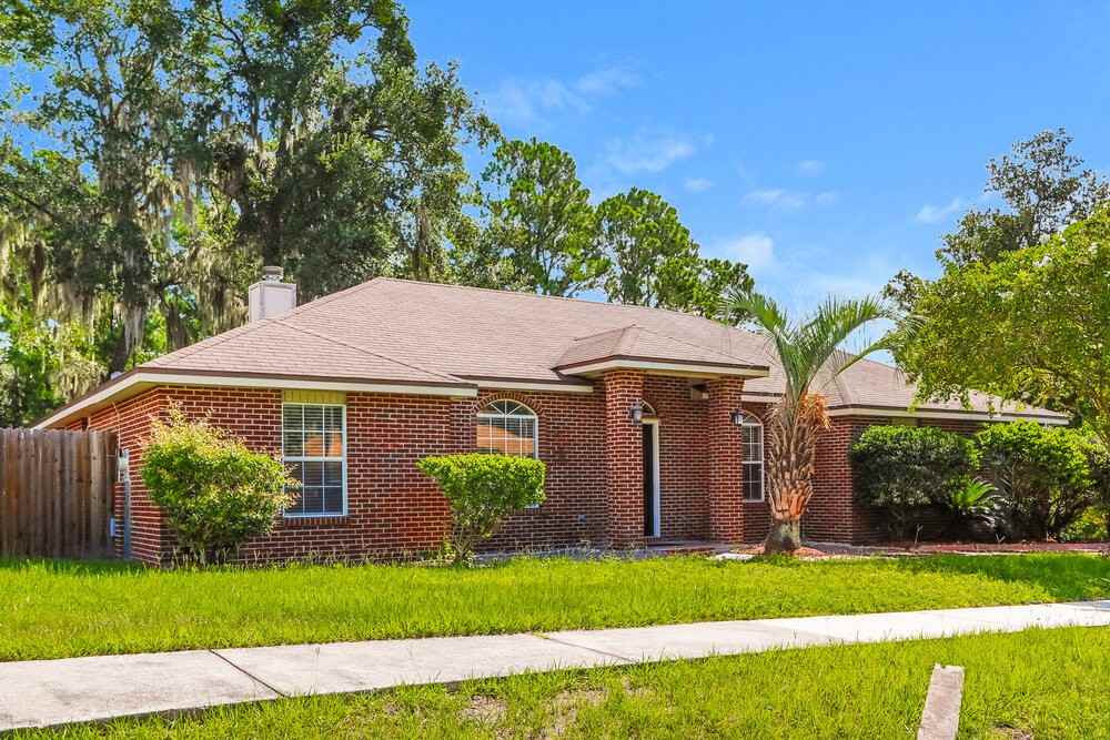 1224 Summerfield Ct - Photo 3 of 16