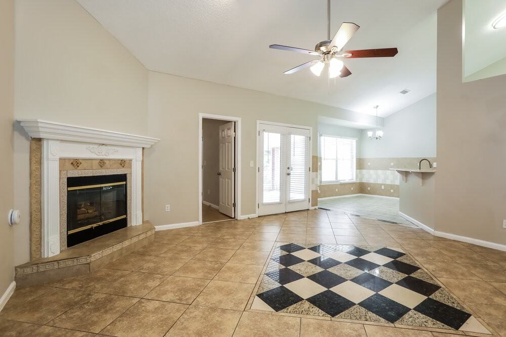 1224 Summerfield Ct - Photo 5 of 16