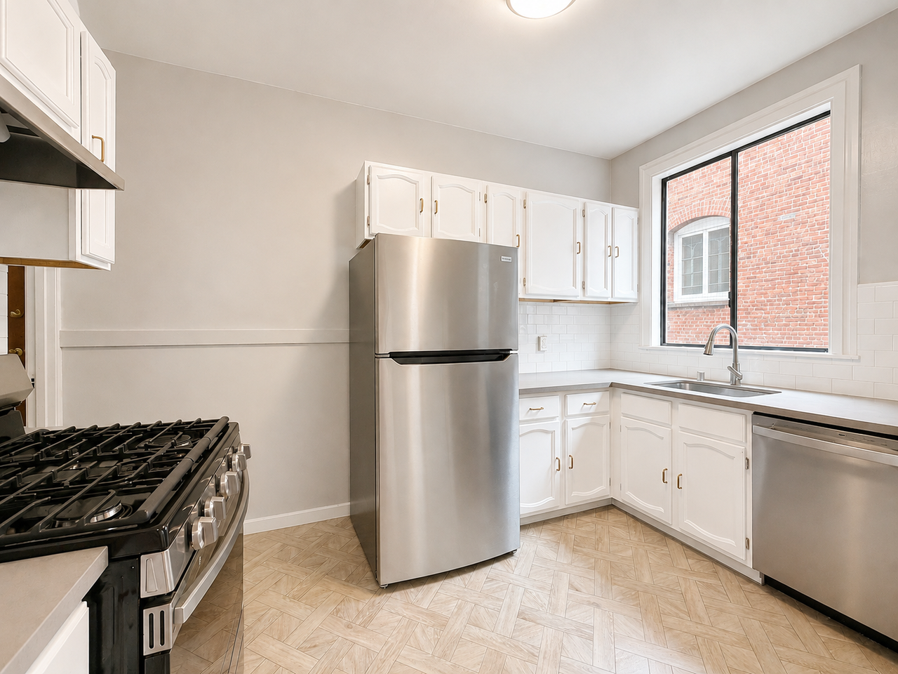 1860 Jackson St #402 - Photo 7 of 15