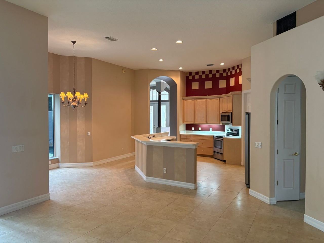 2818 Sw 20th Ave - Photo 6 of 7