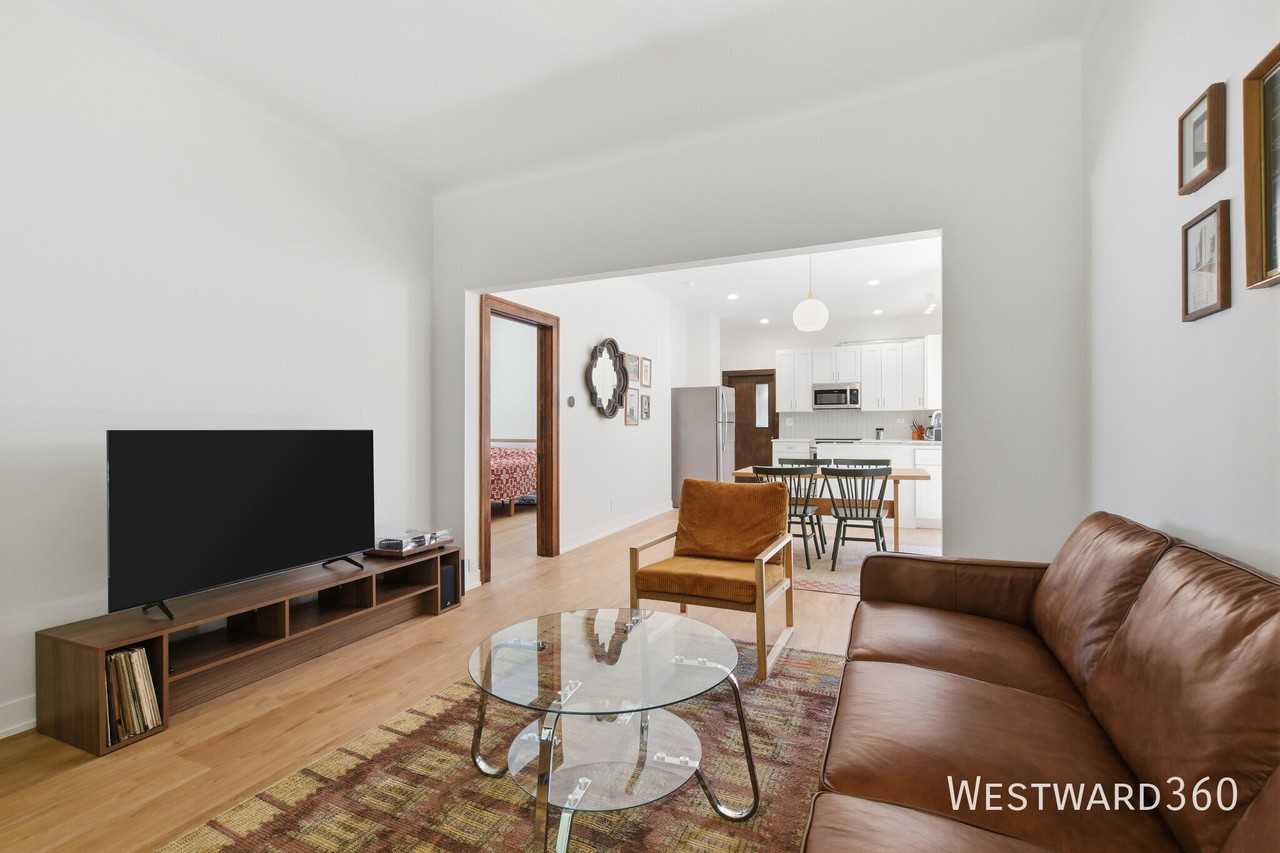 4037 N Hamlin Ave #1 - Photo 4 of 25