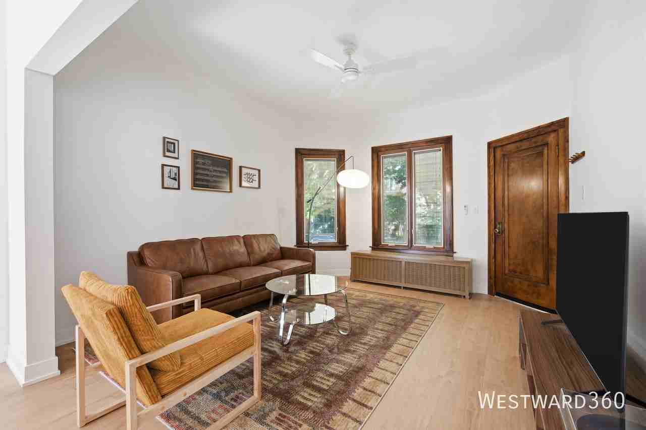 4037 N Hamlin Ave #1 - Photo 6 of 25