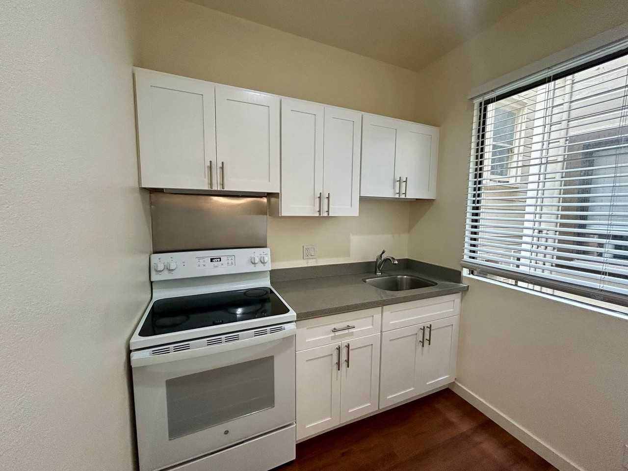 1455 Leavenworth St #205 - Photo 5 of 15