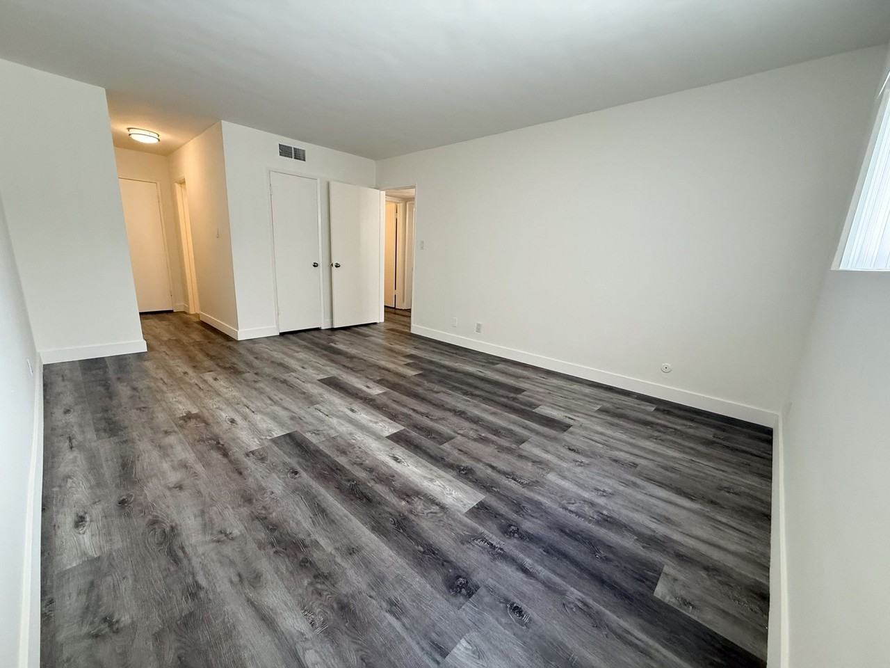 Margate Apartments - Photo 4 of 27