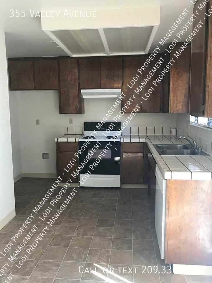 355 Valley Ave - Photo 4 of 9