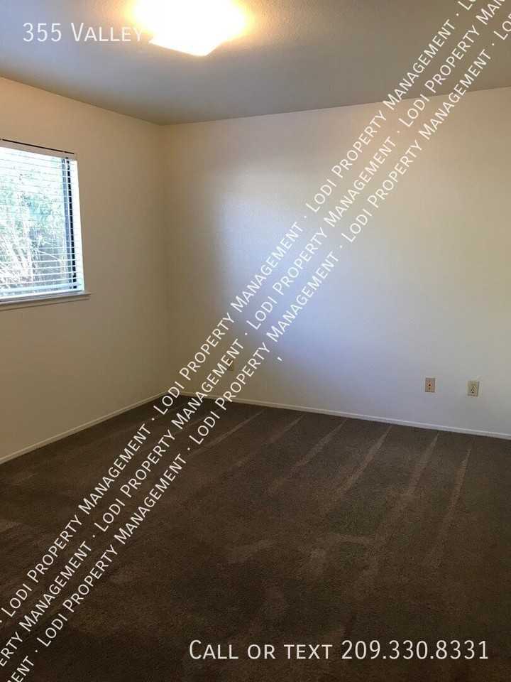 355 Valley Ave - Photo 6 of 9