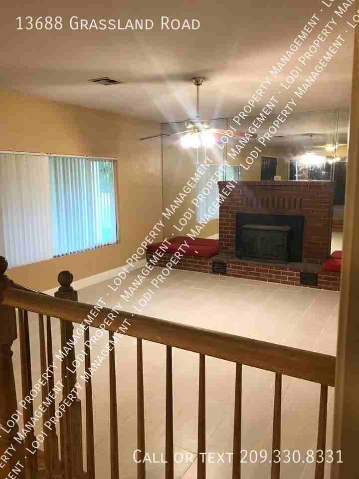 13688 Grassland Rd - Photo 7 of 31