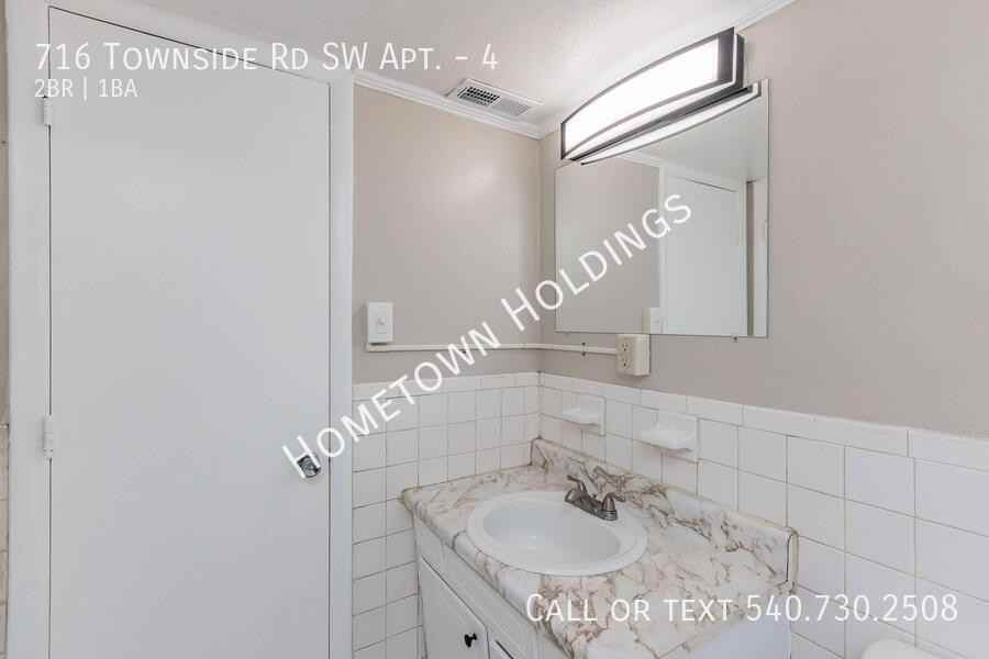 716 Townside Rd Sw #4 - Photo 7 of 10