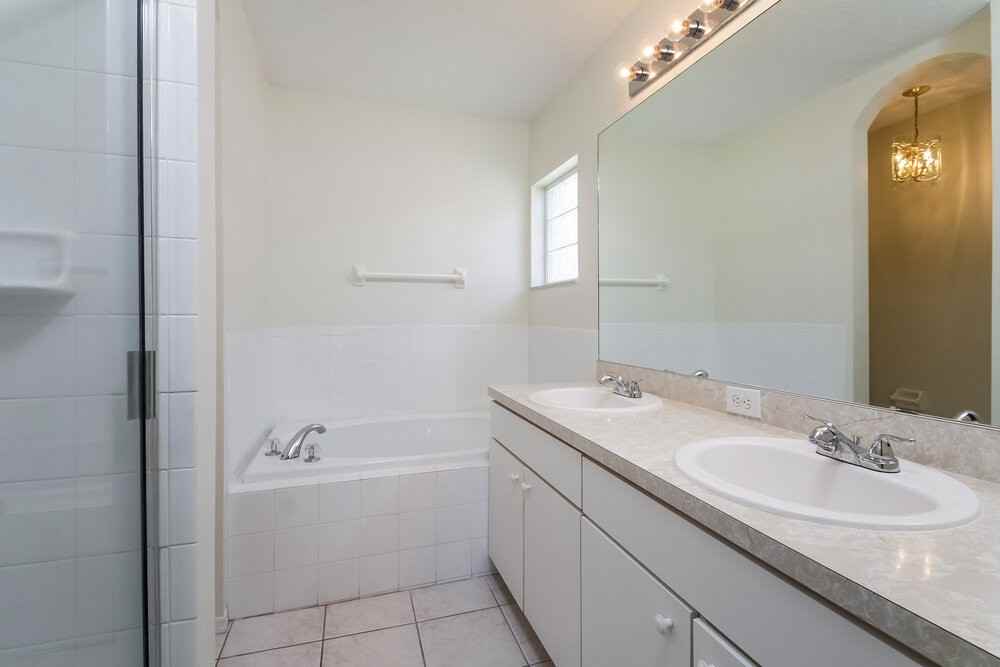 7623 Clovelly Park Pl - Photo 7 of 13