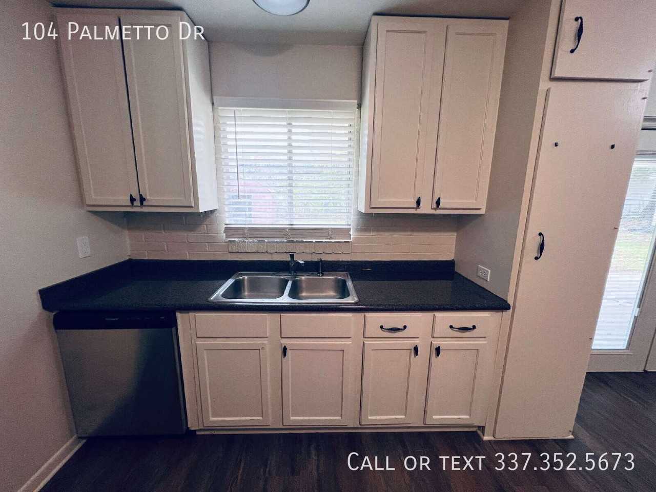 104 Palmetto Dr - Photo 3 of 21