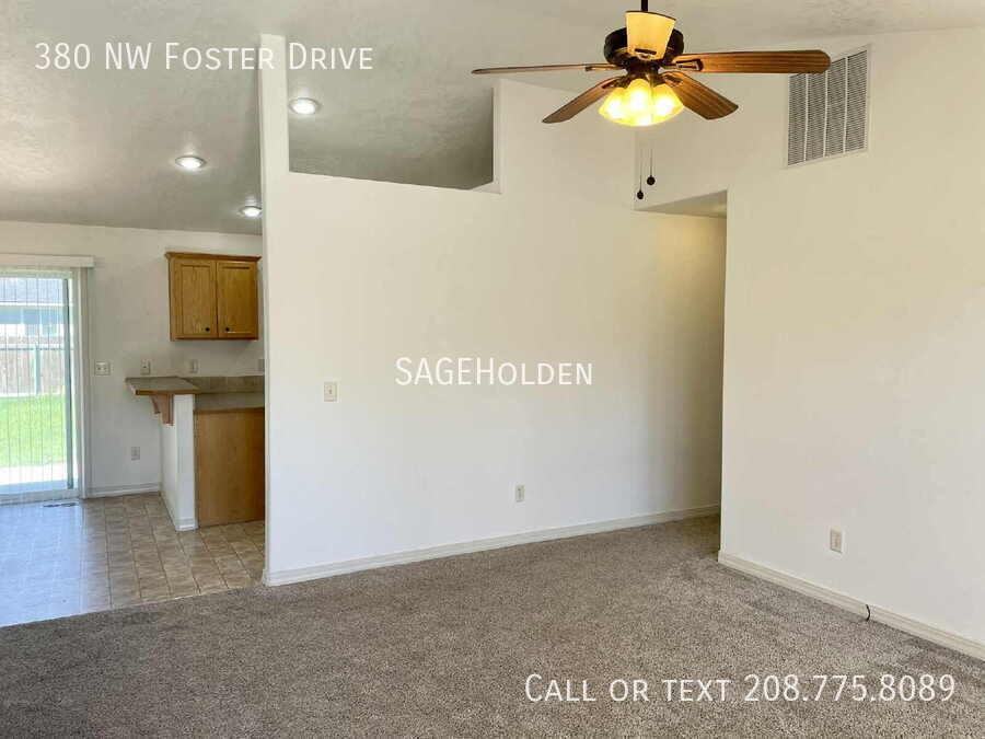 380 Nw Foster Dr - Photo 6 of 26