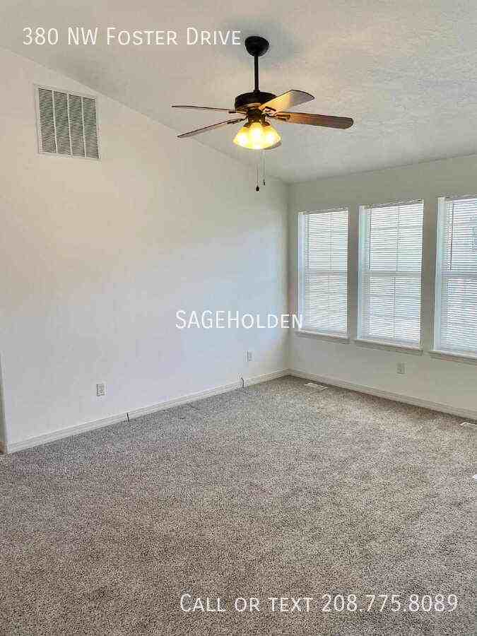 380 Nw Foster Dr - Photo 7 of 26