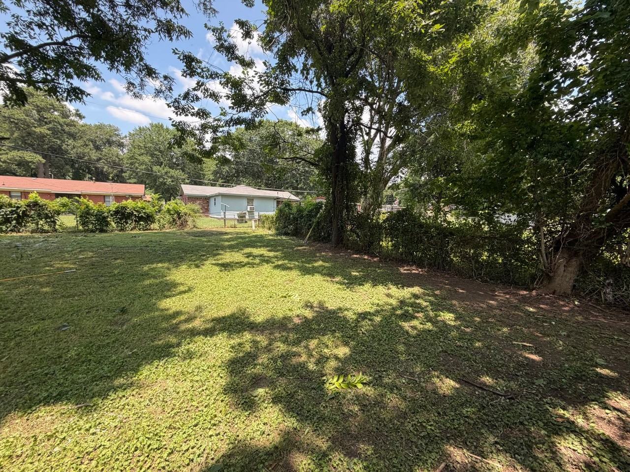 384 Lillian Dr - Photo 3 of 50