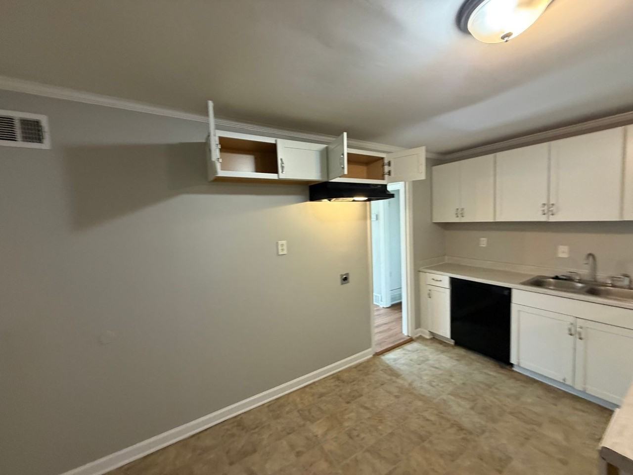 384 Lillian Dr - Photo 6 of 50