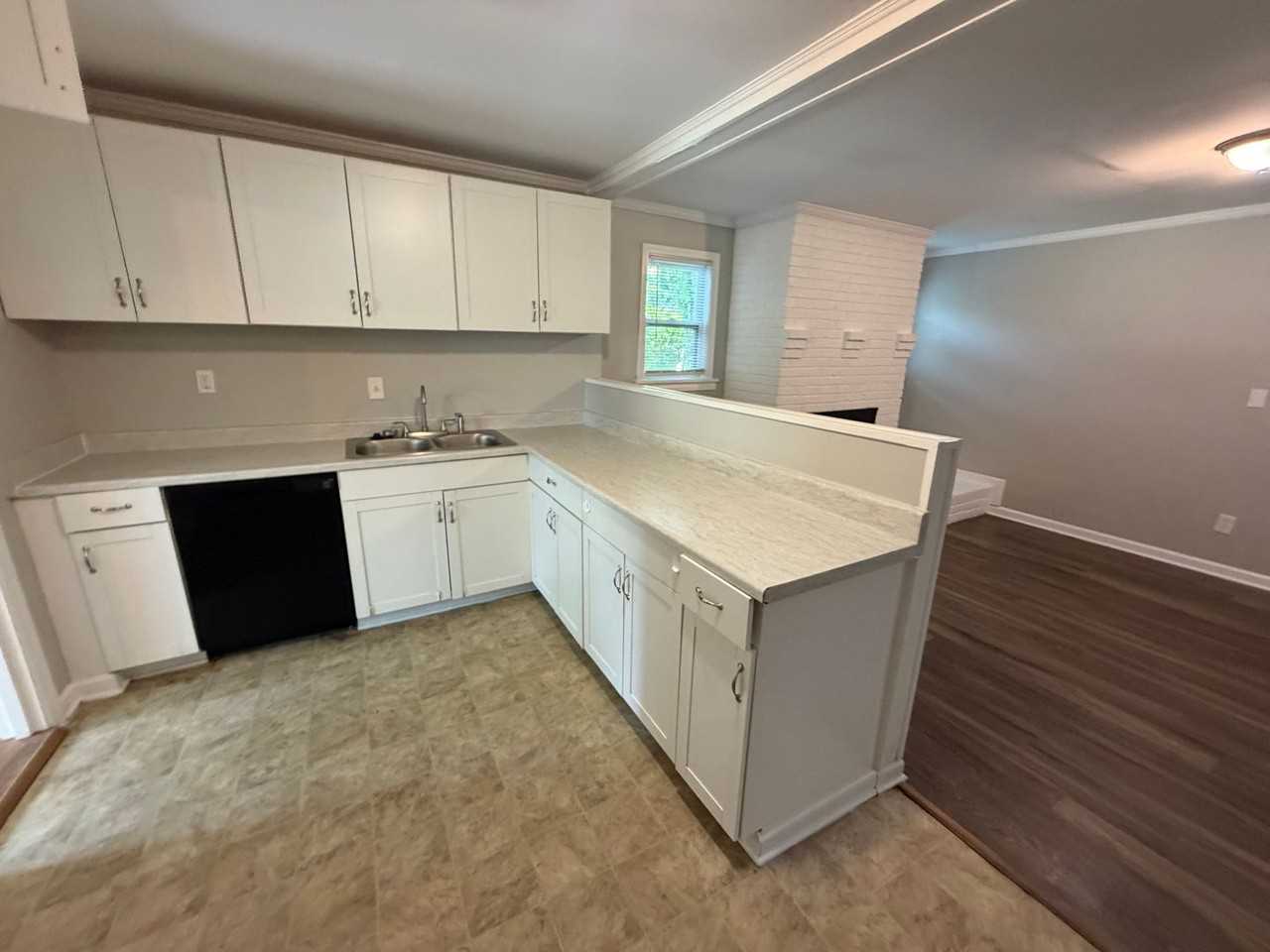 384 Lillian Dr - Photo 7 of 50