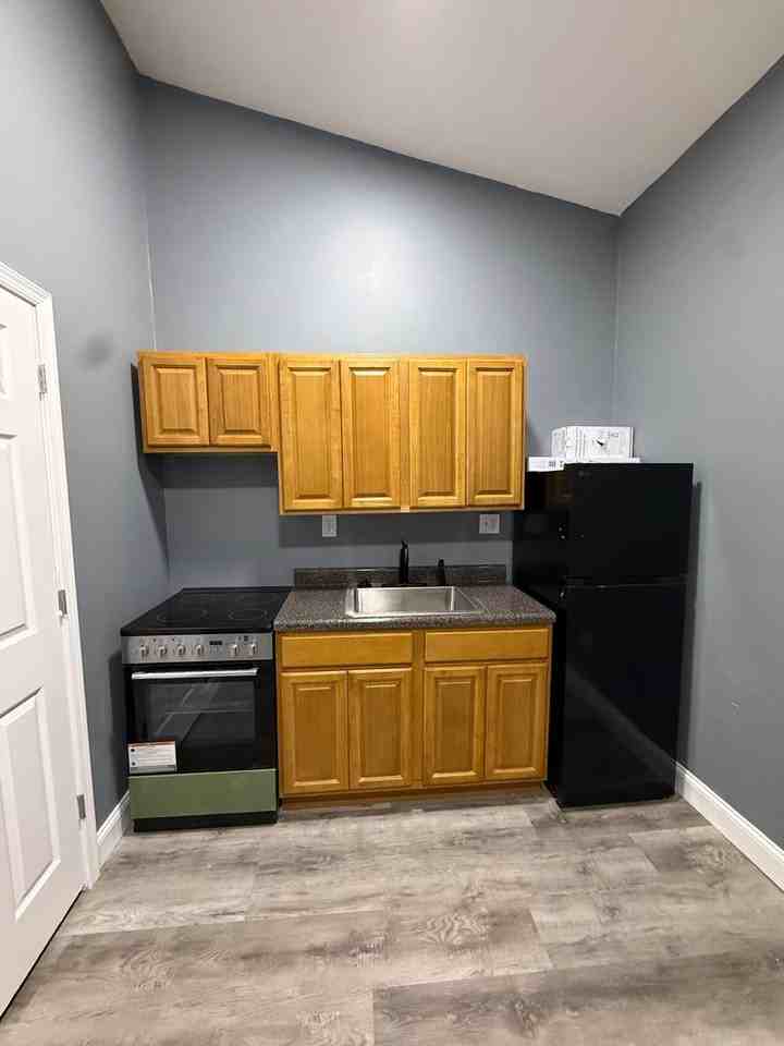 4618 Wayne Ave. - Photo 2 of 15