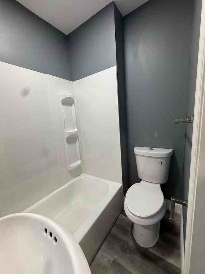 4618 Wayne Ave. - Photo 3 of 15