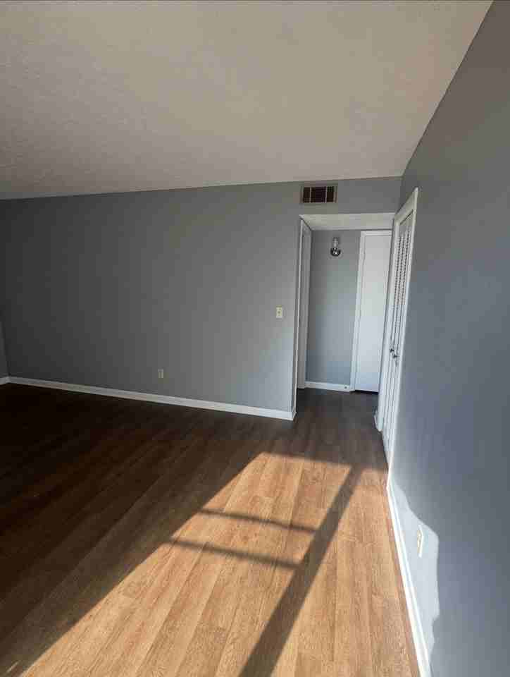 253 University Dr #3 - Photo 2 of 11