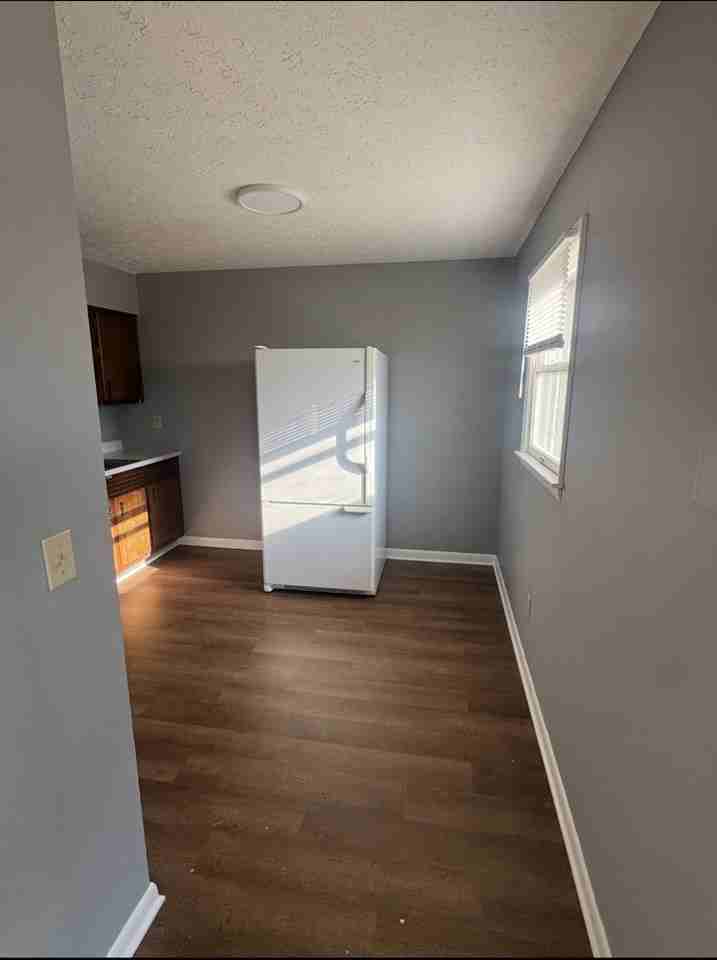 253 University Dr #3 - Photo 5 of 11