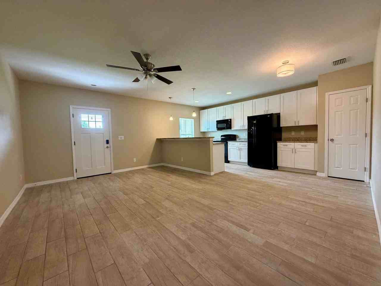 1404 S Parsons Ave #A - Photo 2 of 14