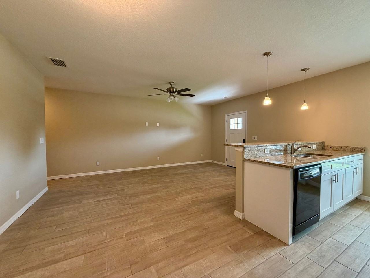 1404 S Parsons Ave #A - Photo 4 of 14