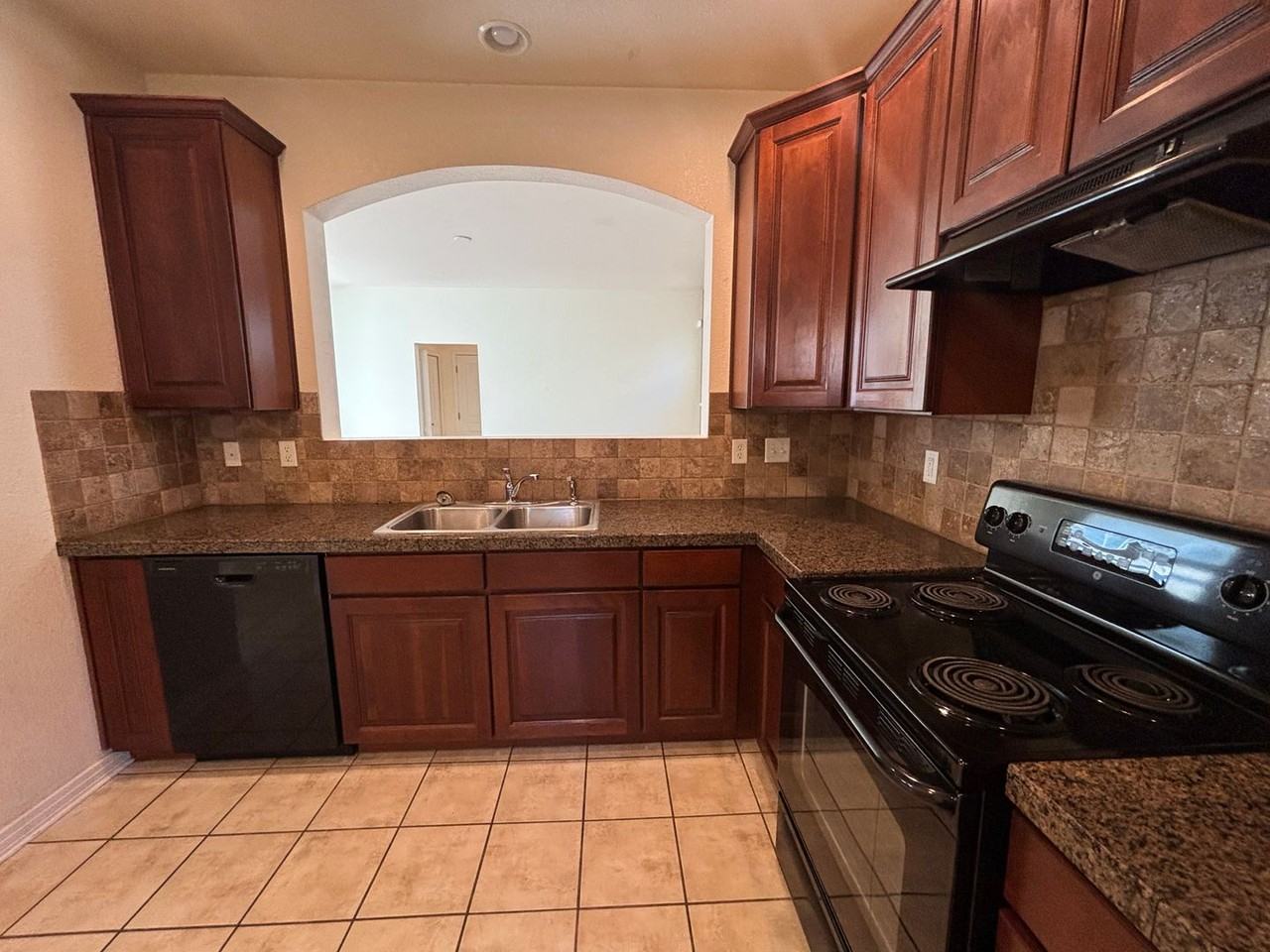 2621 Rock Creek Dr - Photo 3 of 16