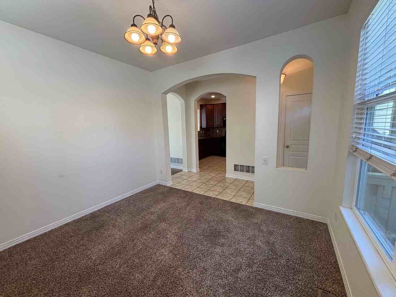 2621 Rock Creek Dr - Photo 5 of 16