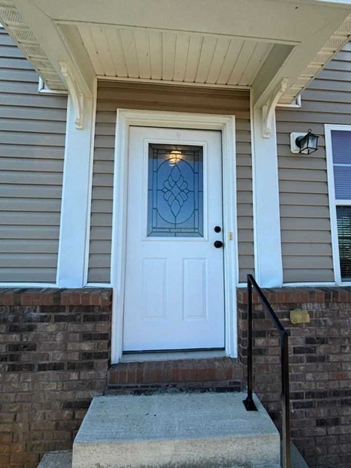 160 Vineland Parkway Dr - Photo 2 of 39