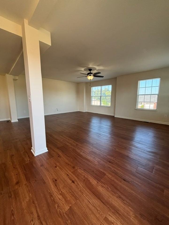 160 Vineland Parkway Dr - Photo 3 of 39