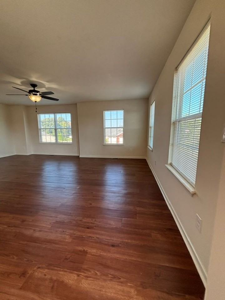 160 Vineland Parkway Dr - Photo 4 of 39