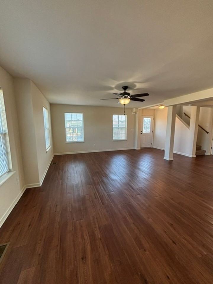 160 Vineland Parkway Dr - Photo 5 of 39