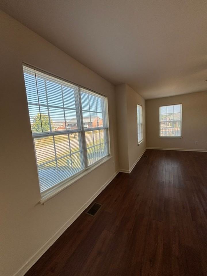 160 Vineland Parkway Dr - Photo 6 of 39