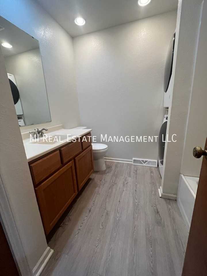 2756 Kragspough Ct - Photo 3 of 13