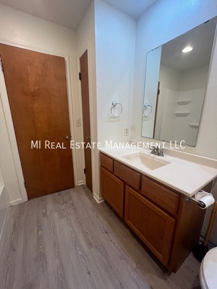2756 Kragspough Ct - Photo 4 of 13