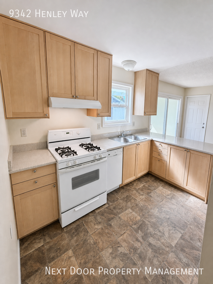 9342 Henley Way - Photo 4 of 12
