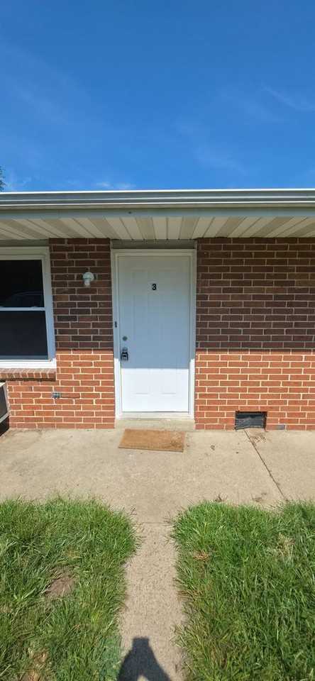 305 E John St #3 - Photo 2 of 14