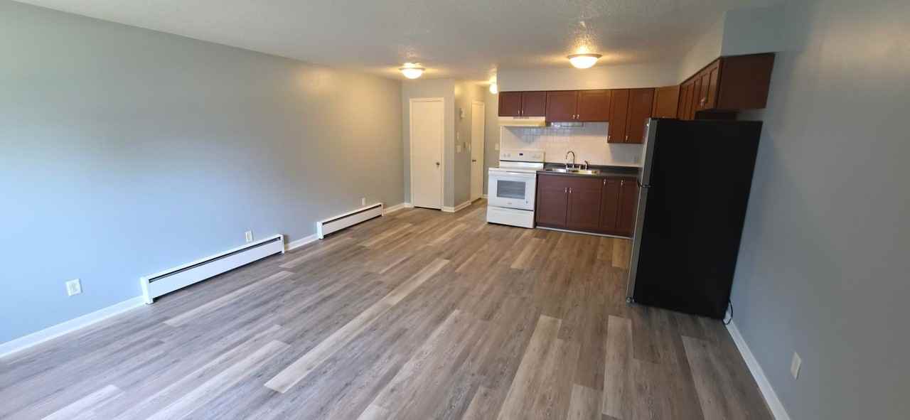 305 E John St #3 - Photo 3 of 14